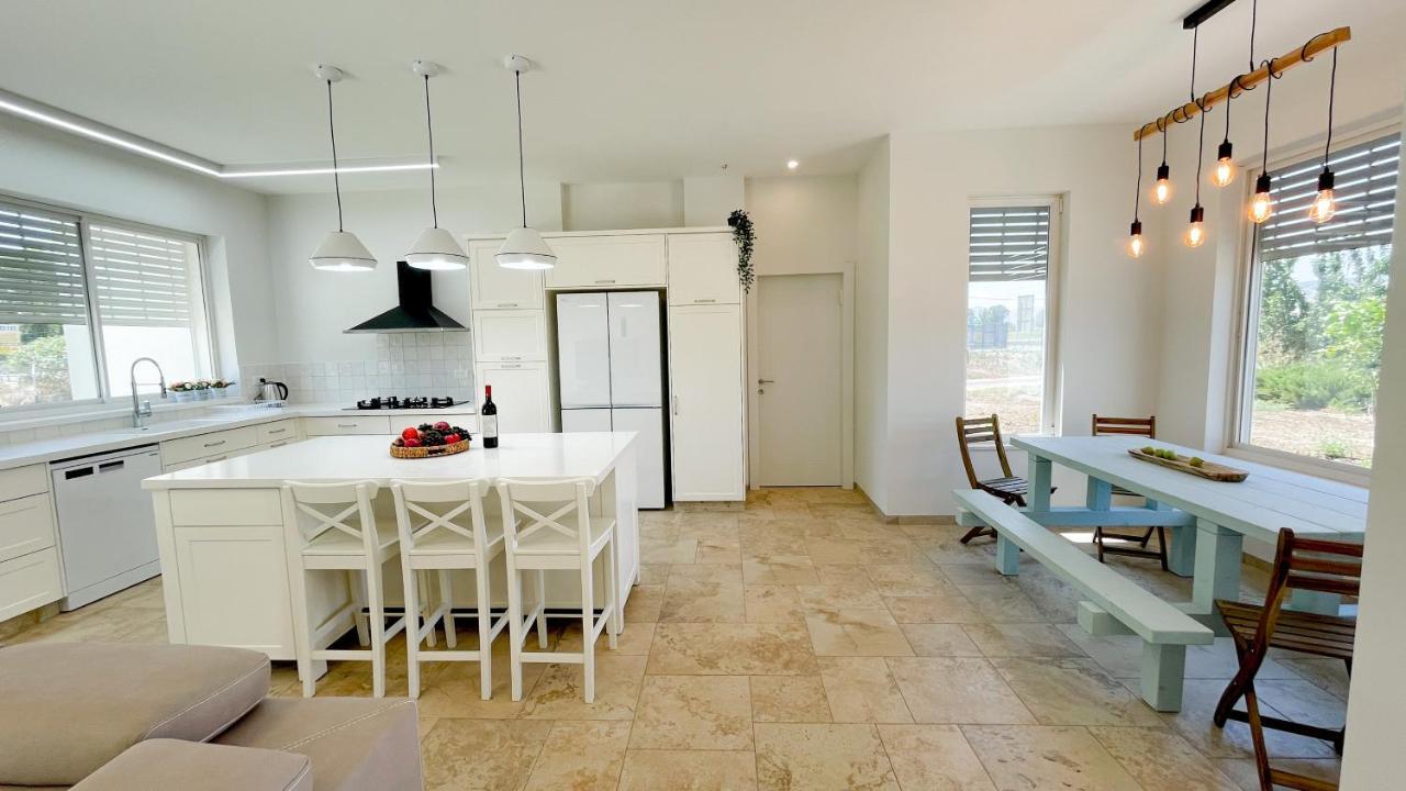 הבית הלבן בכפר בלום Villa Exterior photo